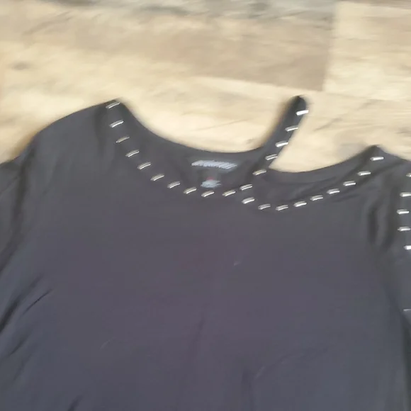 Rock & Republic Black Cold Shoulder Top with Stud Accents - Picture 5 of 7